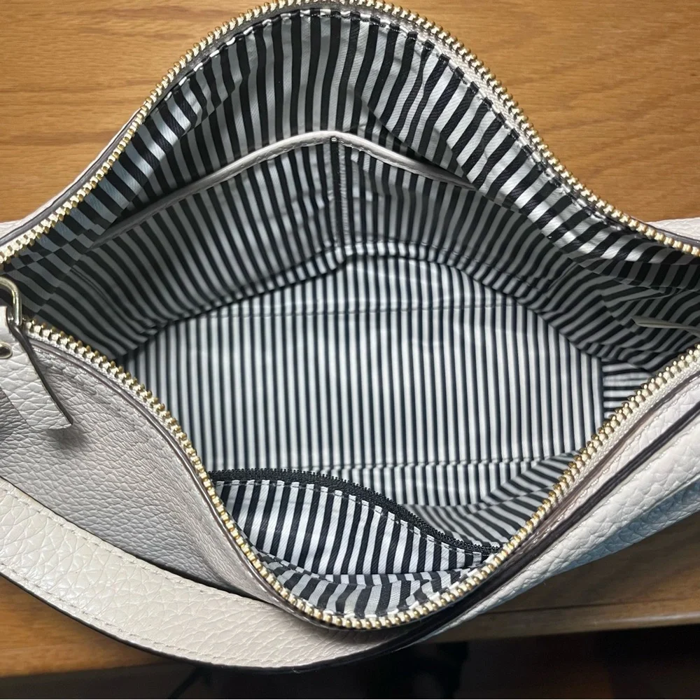 Kate Spade New York Prospect Place Kaia
Crossbody Hobo Bag - Picture 8 of 11